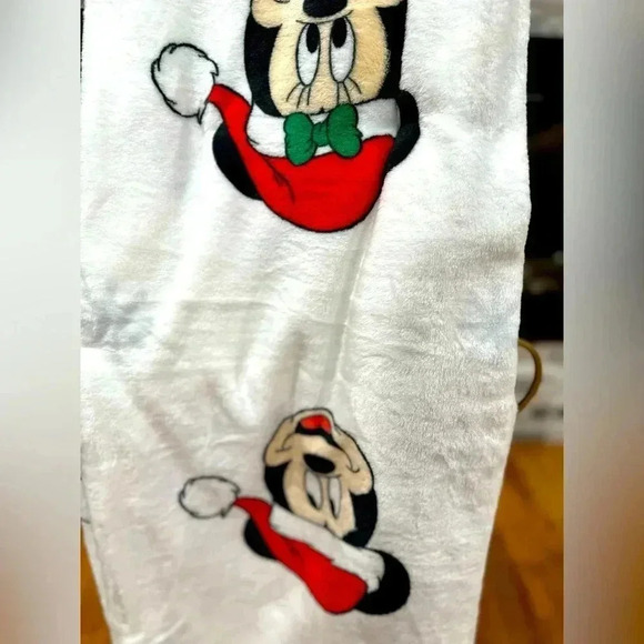 Disney Mickey and Minnie Christmas Throw Blanket - Picture 5 of 8